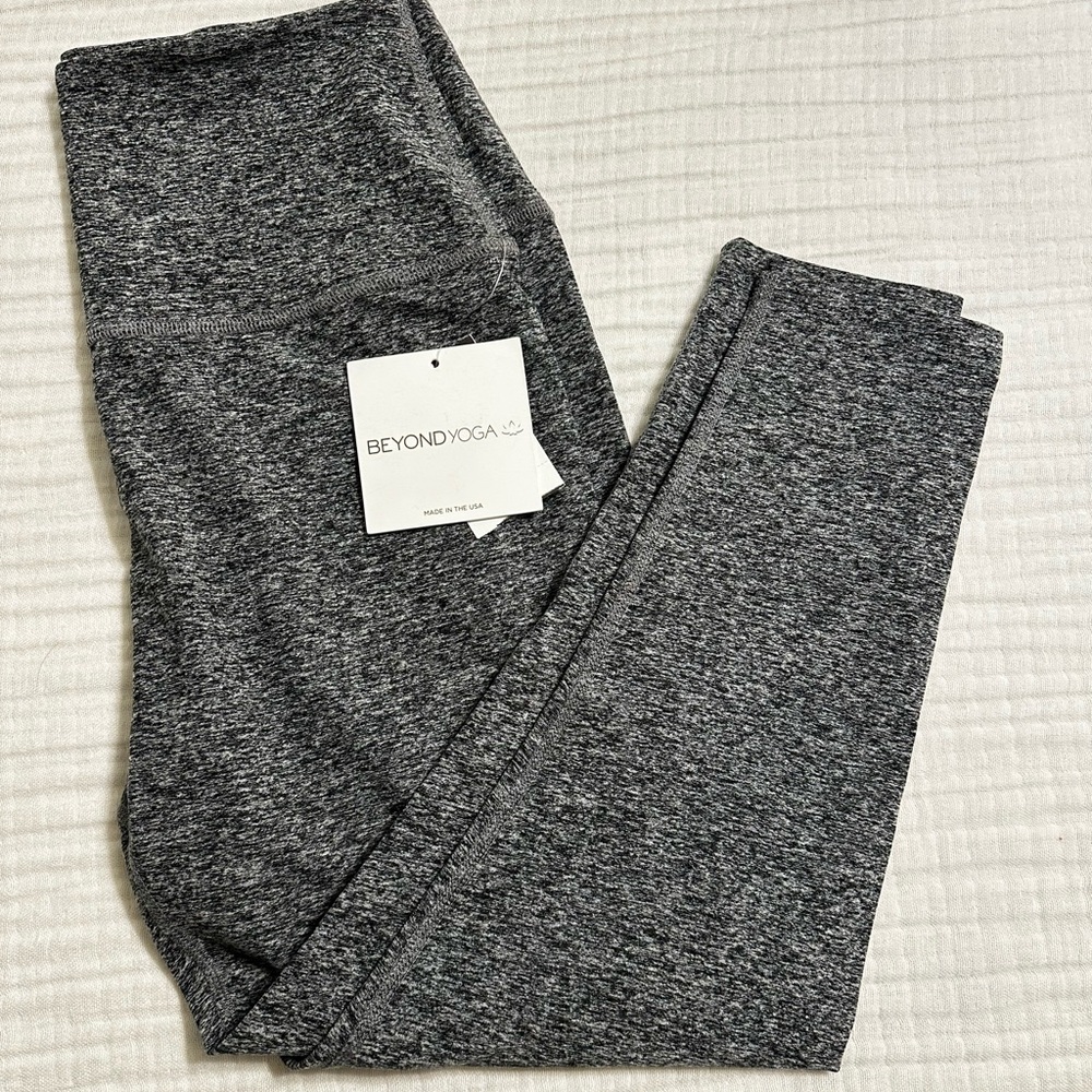 Beyond Yoga Cropped Space Dye Leggings Size XL